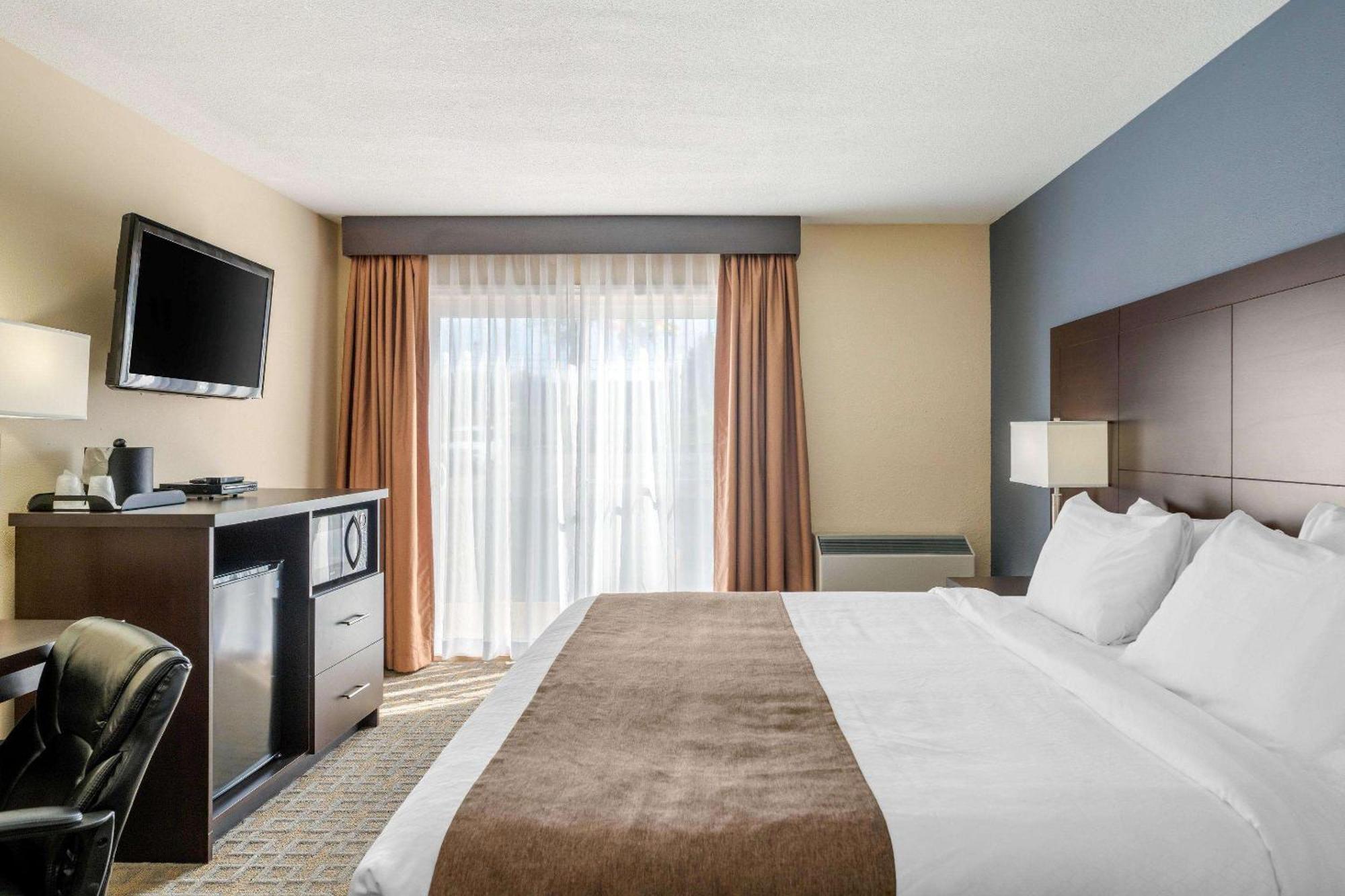 Quality Inn & Suites Батерст Номер фото
