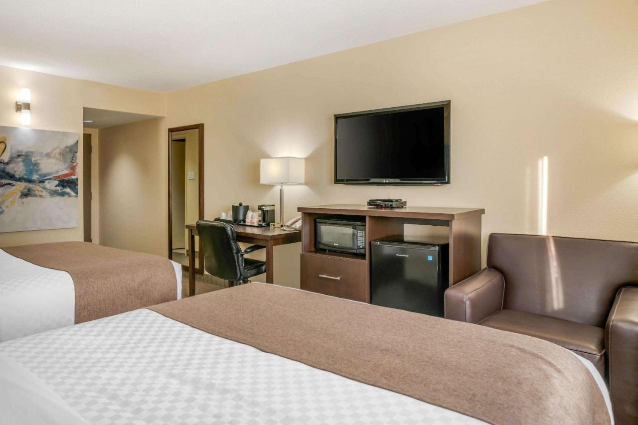 Quality Inn & Suites Батерст Екстер'єр фото