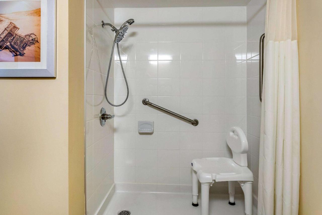 Quality Inn & Suites Батерст Екстер'єр фото